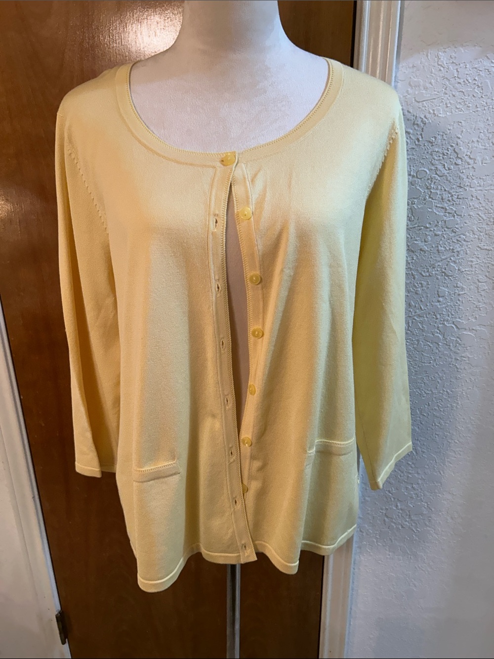 Talbots Light Yellow Women’s Button-Front Cardigan. L. Great condition